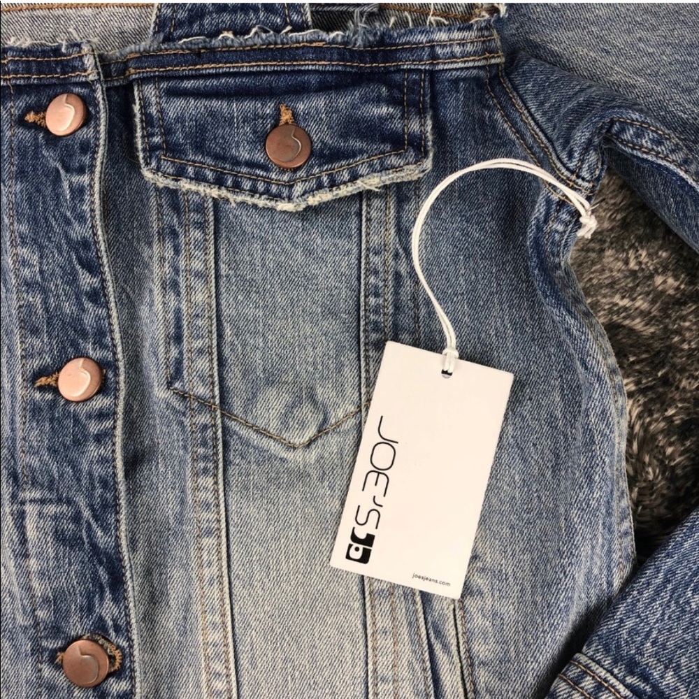 Joe’s Jeans The Cold Shoulder Jean Jacket - Picture 3 of 7